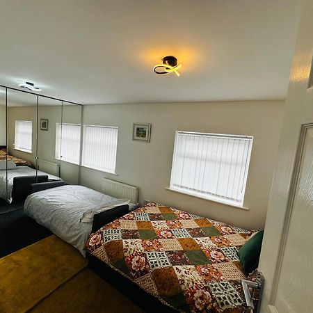 Liberty Inn Room With Sharing Toilet And Kitchen Liverpool Esterno foto