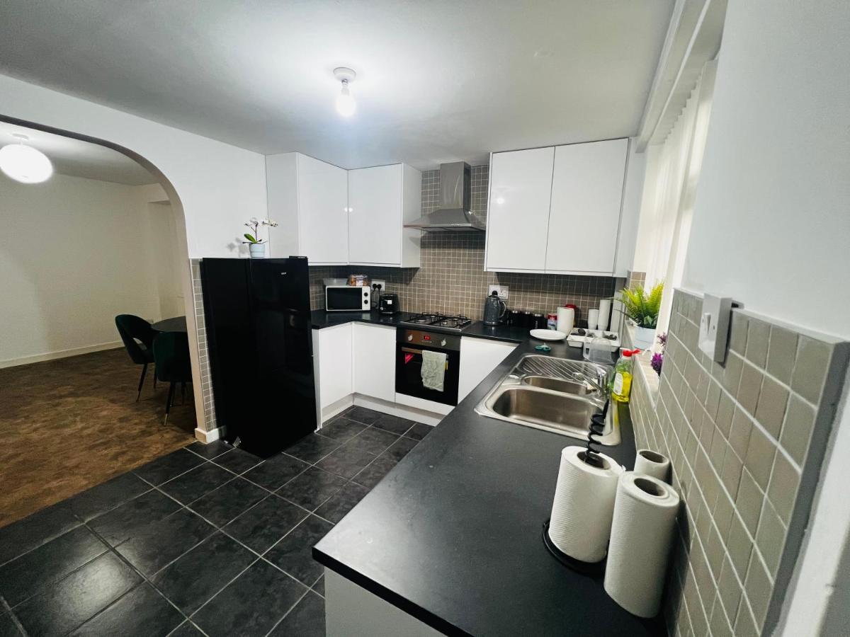 Liberty Inn Room With Sharing Toilet And Kitchen Liverpool Esterno foto
