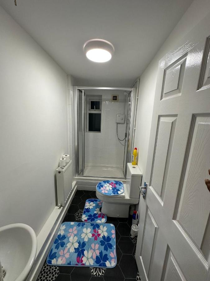 Liberty Inn Room With Sharing Toilet And Kitchen Liverpool Esterno foto