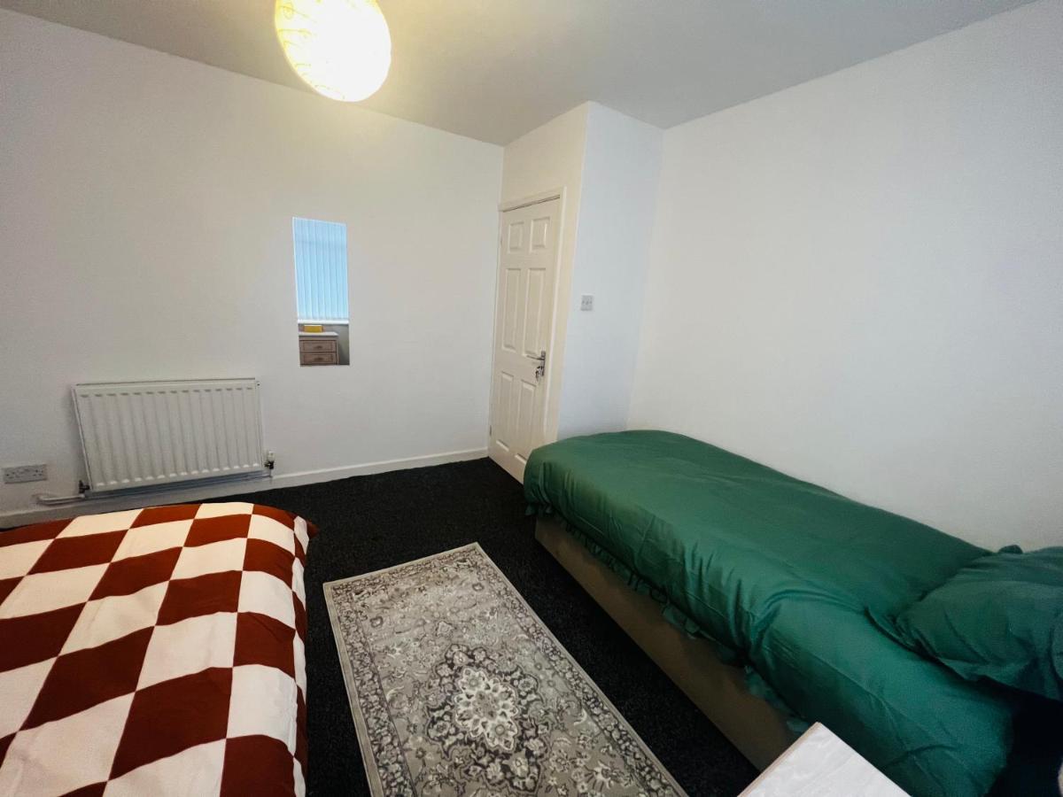 Liberty Inn Room With Sharing Toilet And Kitchen Liverpool Esterno foto