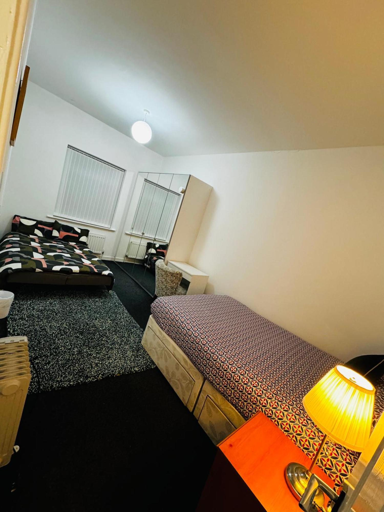 Liberty Inn Room With Sharing Toilet And Kitchen Liverpool Esterno foto